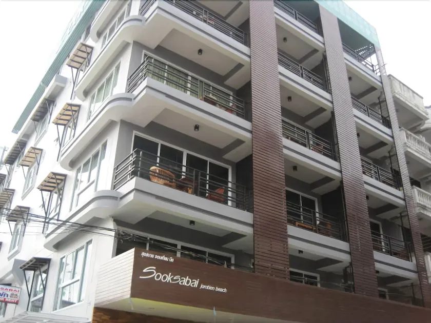 Sooksabai Jomtien Beach Hotel - Image 1