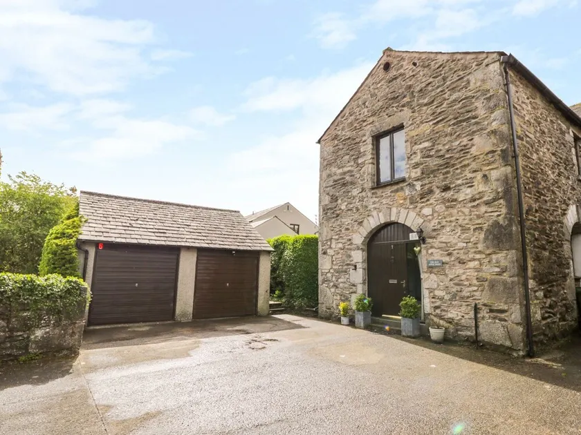The Old Apple Barn - Image 1