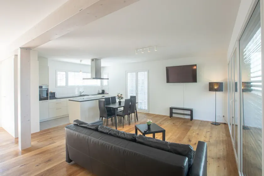 Good Night Apartments - Image 1