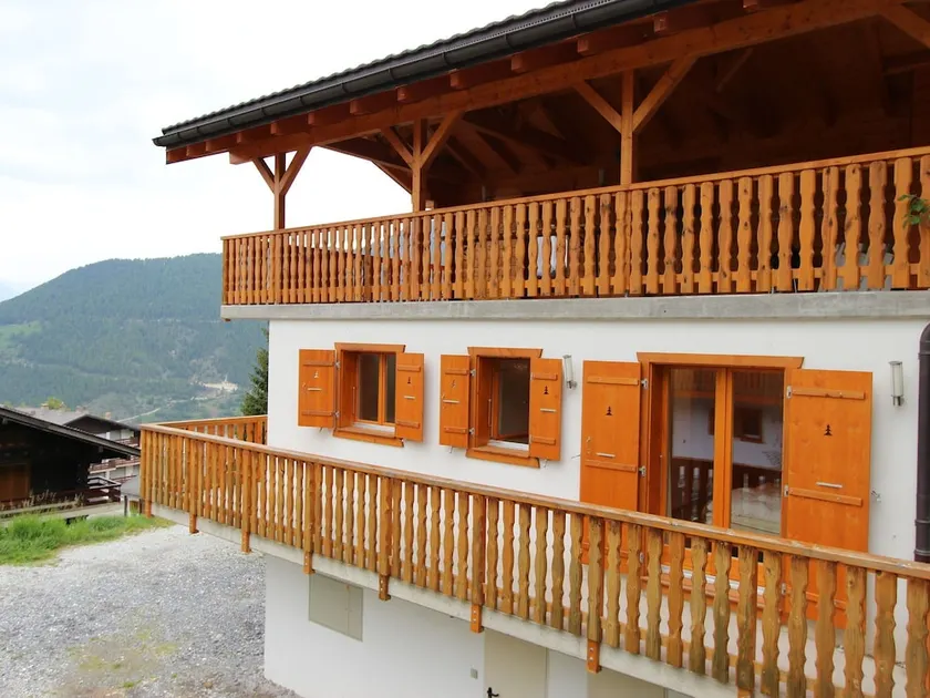 Comfortable Chalet at 1500m With Sauna - Image 1