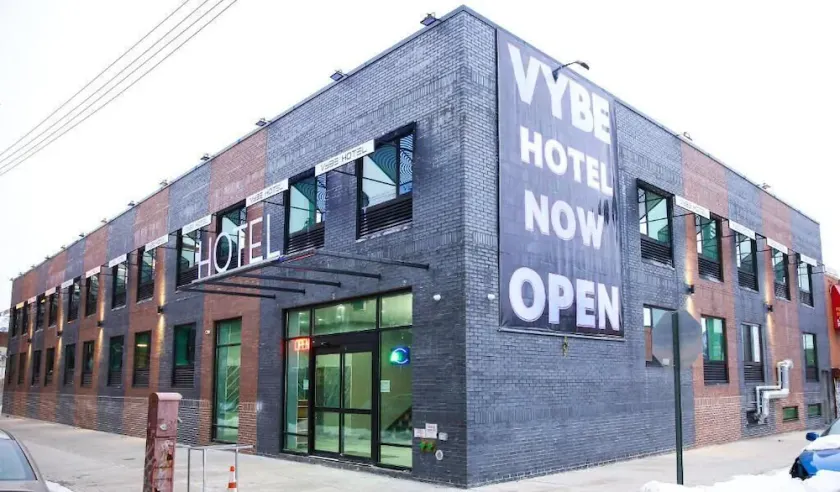 Vybe Hotel - Image 1