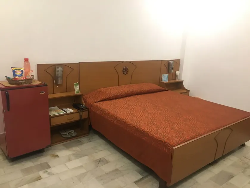 Hotel Centrepoint - Image 1