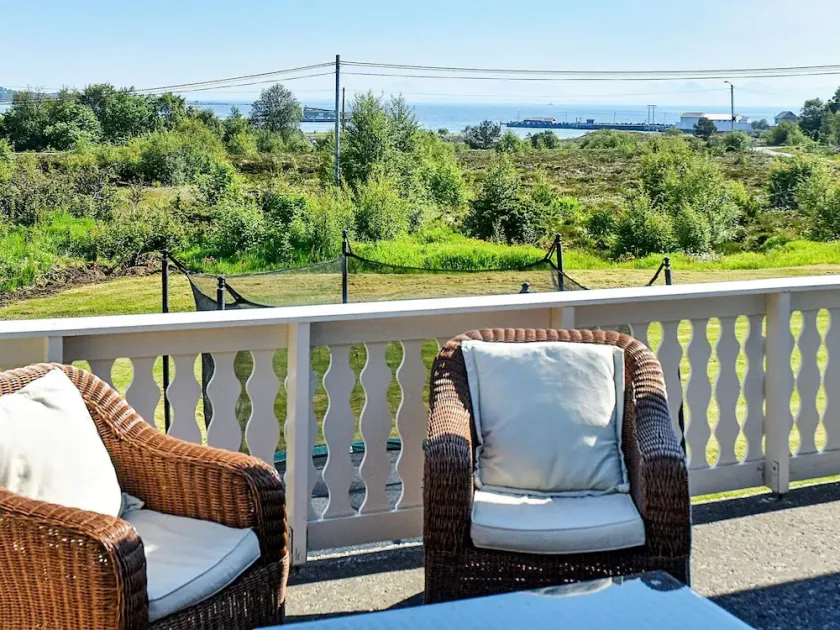 10 Person Holiday Home in Fjørtoft - Image 1