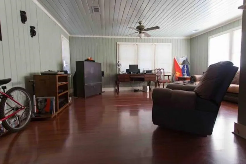 Cajun Hostel on the Crest - Image 1