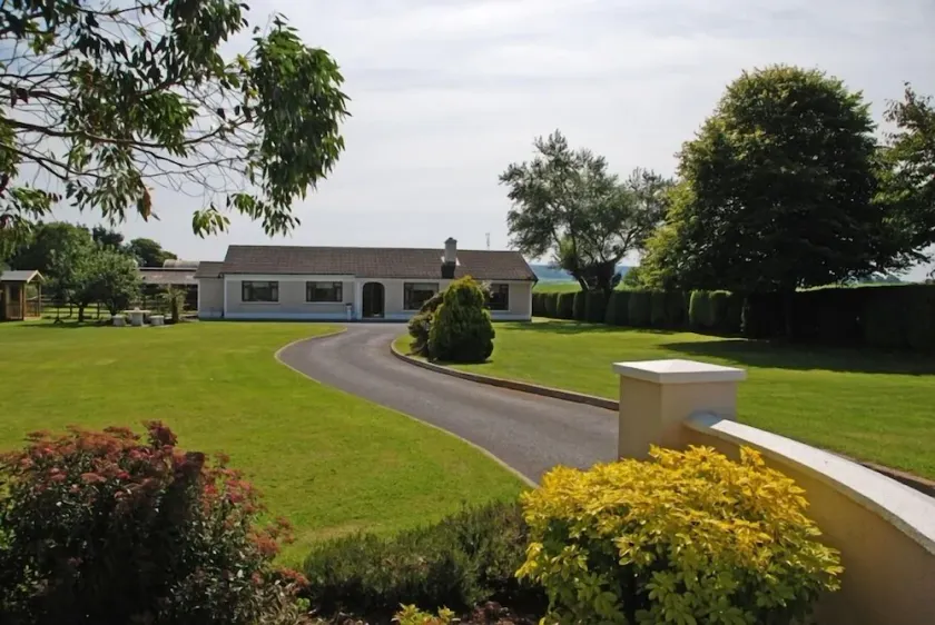 Cradog Farmhouse Bed & Breakfast - Image 1