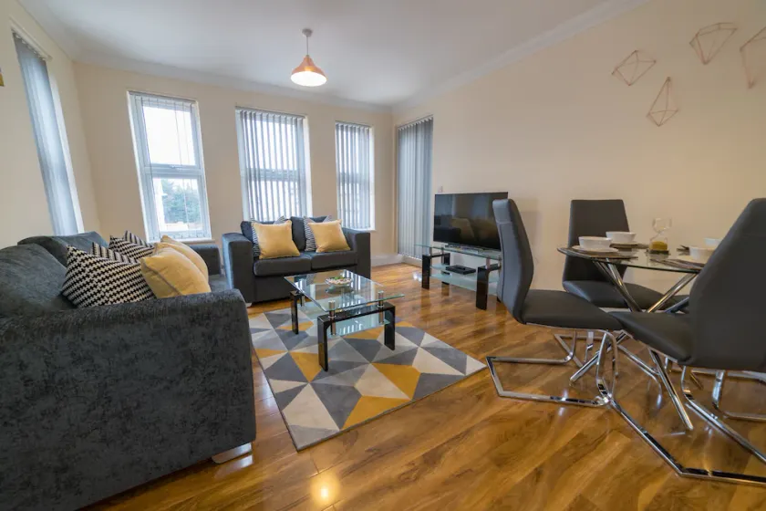 London Heathrow Serviced Apartments - Image 1