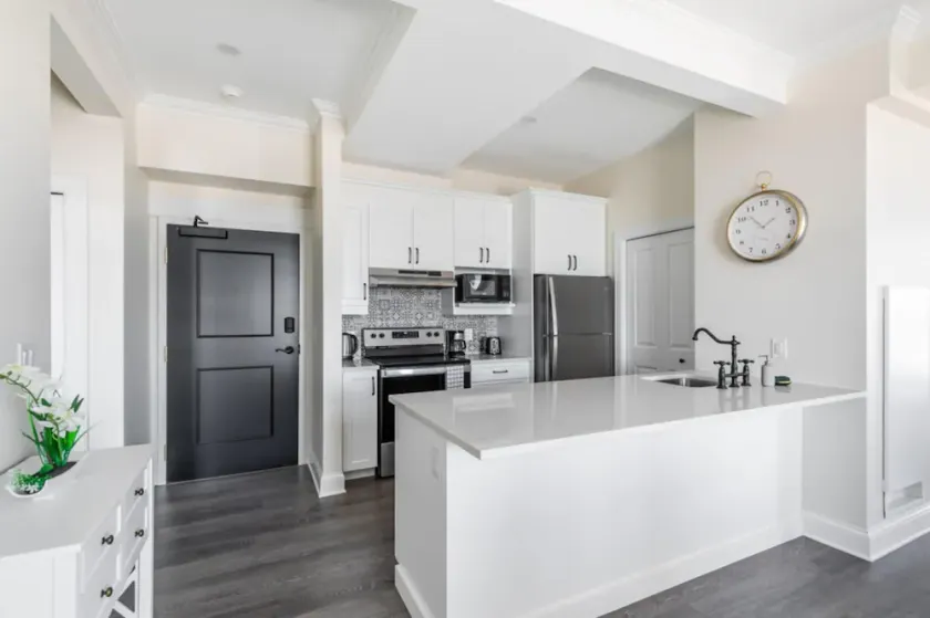 Luxury Rideau Apartments by Simply Comfort - Image 1