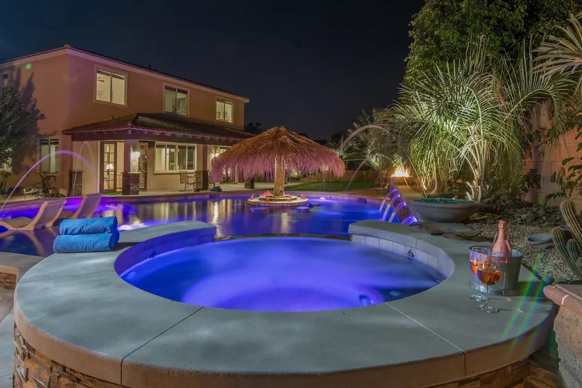 Aquarius of the Desert Six Bedroom House - Image 1