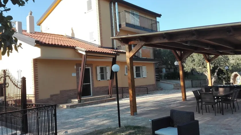 Villa Cennamo Residence - Image 1