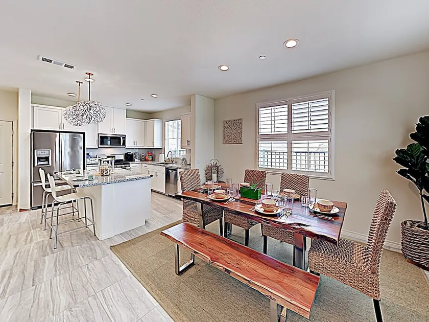 Stunning Beach W/ Pool, Views, Bar & Arcade 3 Bedroom Condo - Image 1