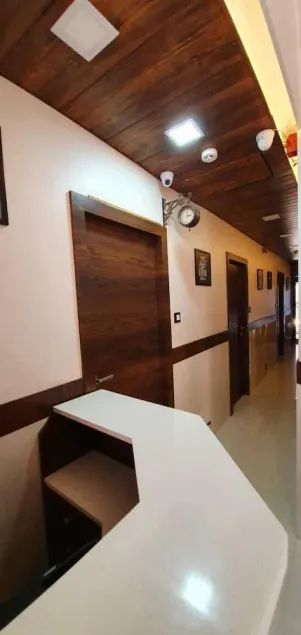 Hotel Manhar Residency - Image 1