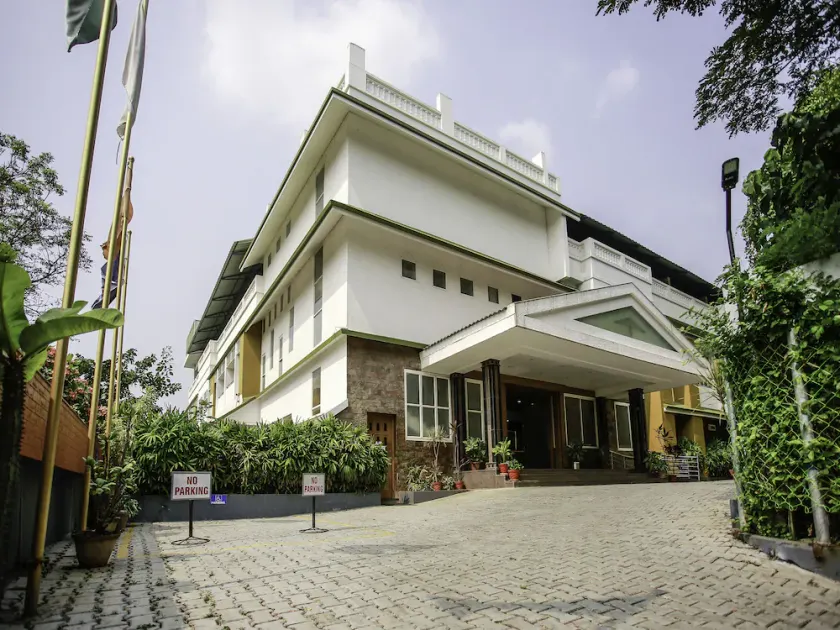 Alankar Elite Inns By OYO Rooms - Image 1