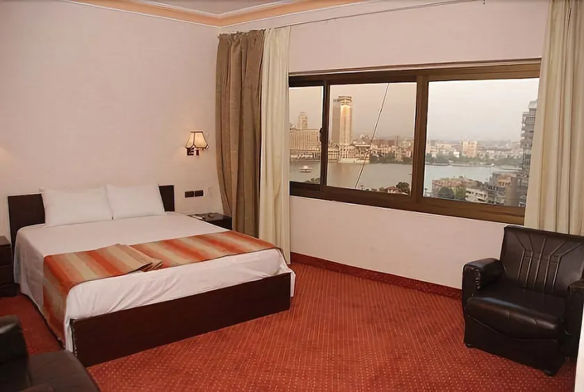 Tonsi Hotel - Image 1