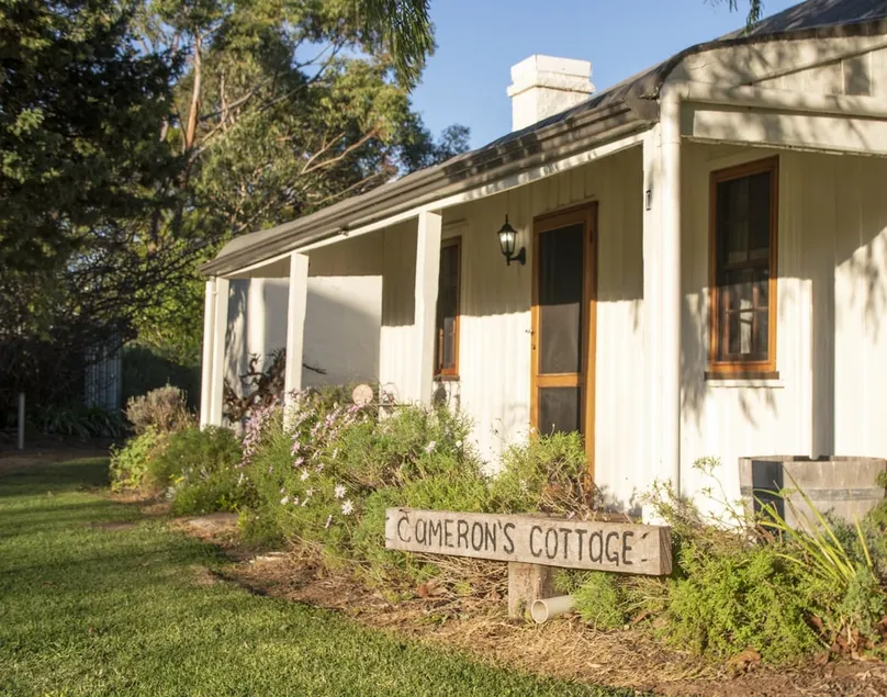 Camerons Cottage - Image 1