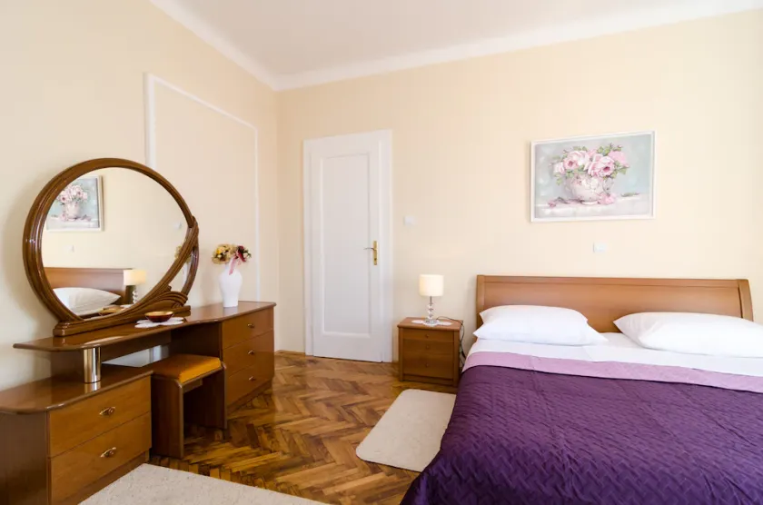 Apartment & Room Ivela - Image 1