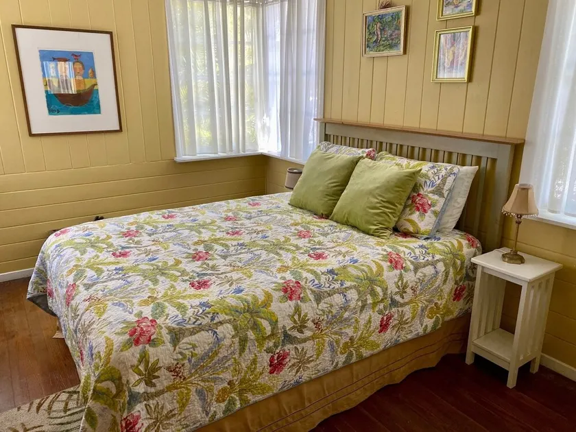 110 31st St 2 Bedroom Cottage by RedAwning - Image 1
