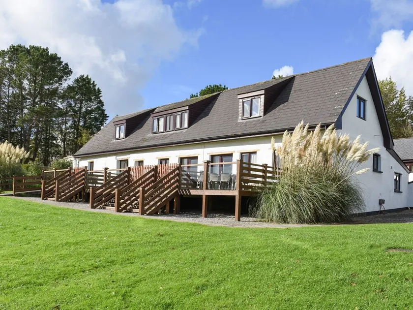 Holly Cottage - Image 1