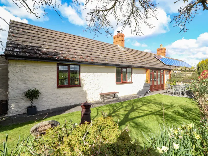 Castle View Cottage - Image 1