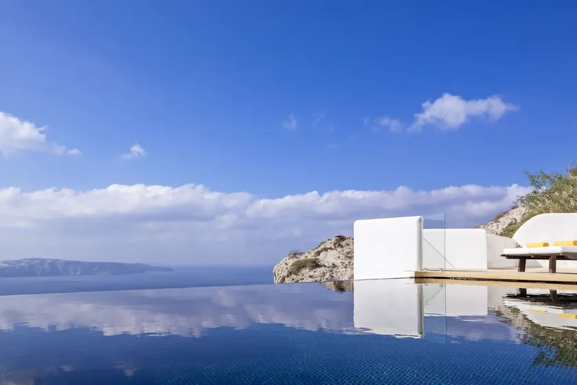 Azzurro Suites Santorini - Image 1