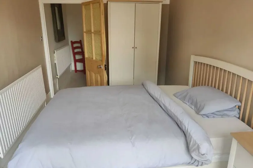 Serene 2 Bedroom Apartment in Clifton - Image 1