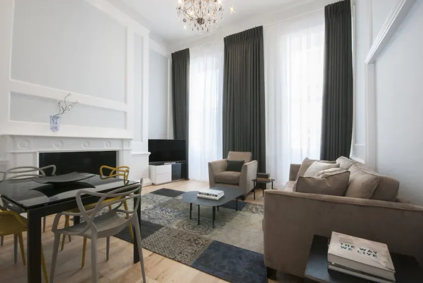 17 Hertford Street - Image 1