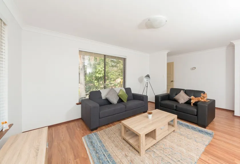 Rossmoyne Suite - Image 1