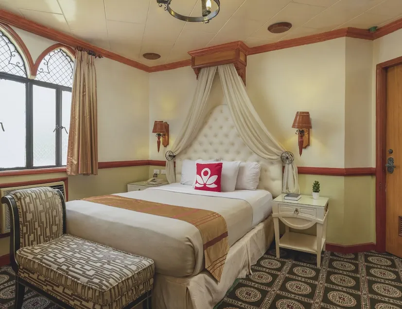 Camelot Hotel by ZEN Rooms - Image 1