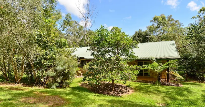 Bushland Cottages and Lodge - Image 1