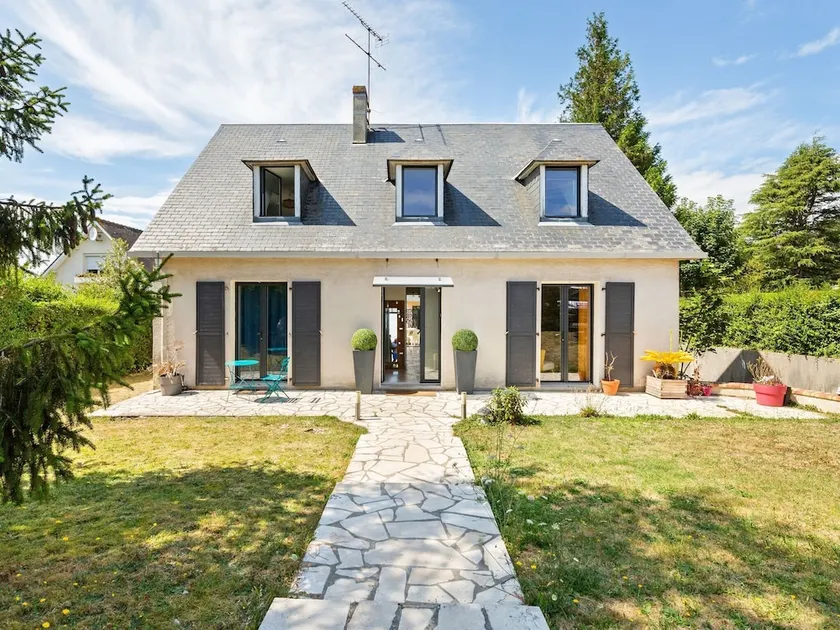 Elegant Holiday Home in Touques with Fenced Garden - Image 1