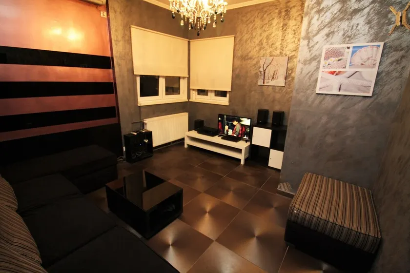 Opera Villa - Image 1