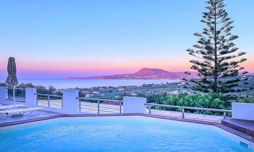 Villa di Creta Heated Pool - Image 1