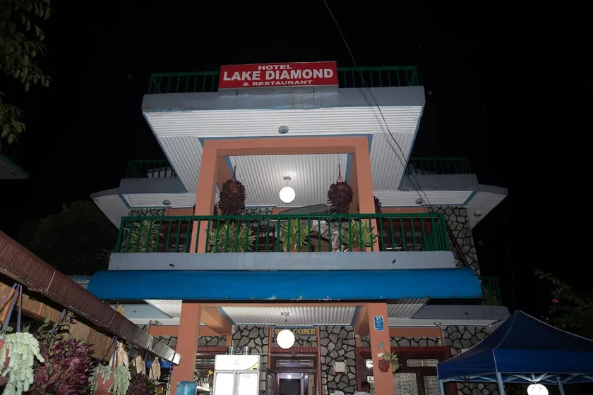 Hotel Lake Diamond - Image 1