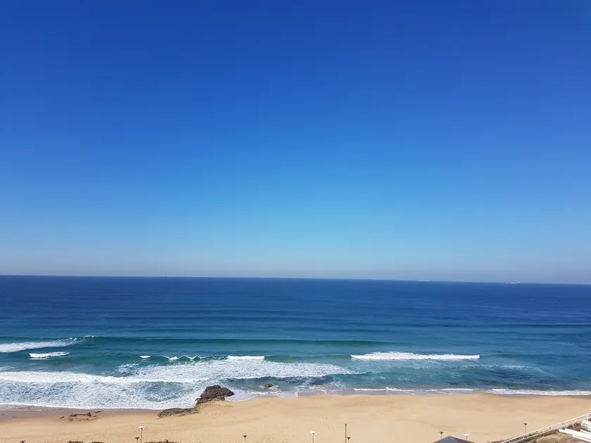 5 Star Luxury Beachfront Apartment - Image 1