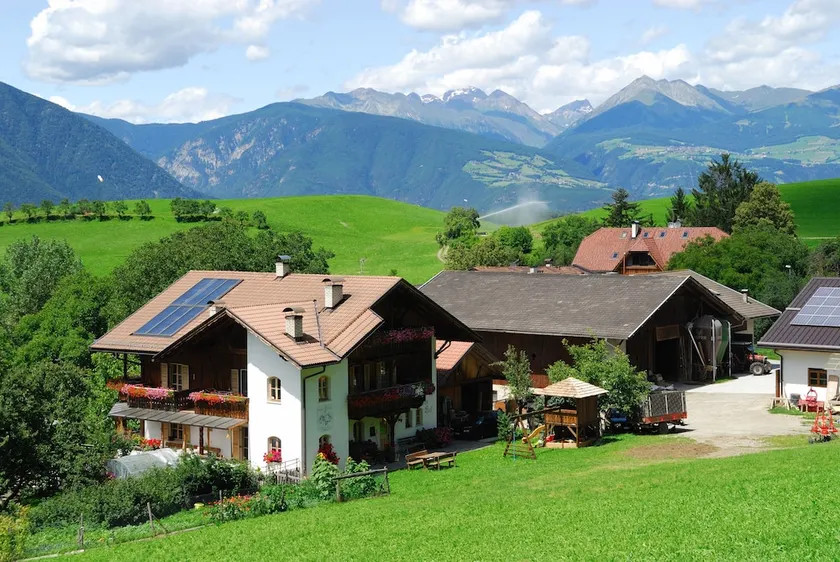 Huber zu Dorf - Image 1