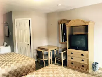 LaBelle Motel - Image 1