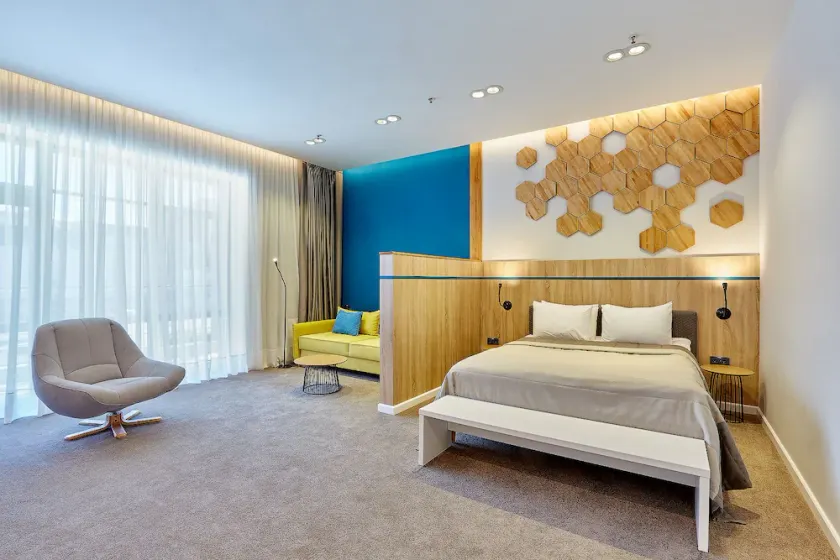 Aqua-Minsk Hotel Plus - Image 1
