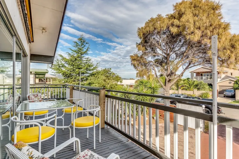 Pebble Way Beach House - Image 1