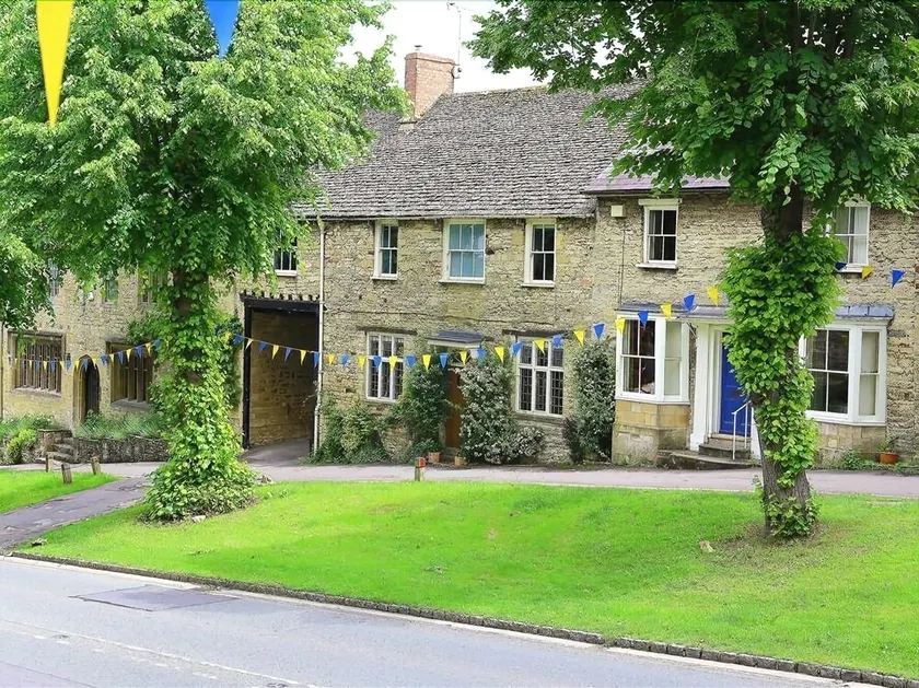 141 The Hill, Burford - Image 1