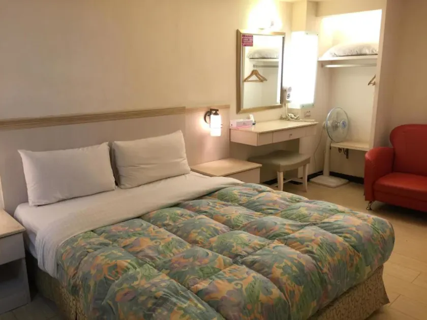 Goshen Hotel - Image 1
