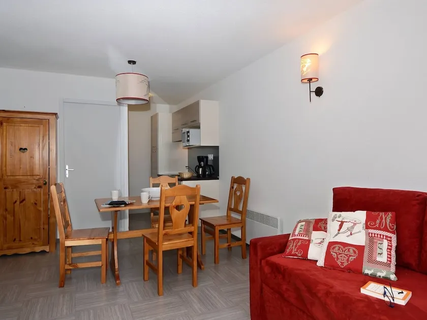 Well-kept Wooden-style Apartment at a Height of 1.6 km - Image 1