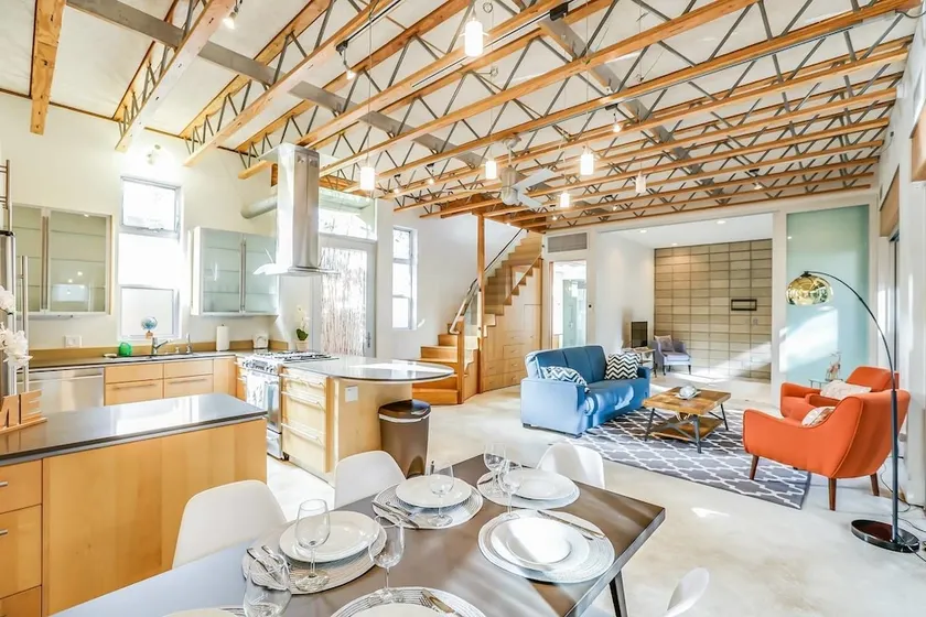San Juan Avenue Exclusive 4BR - Image 1