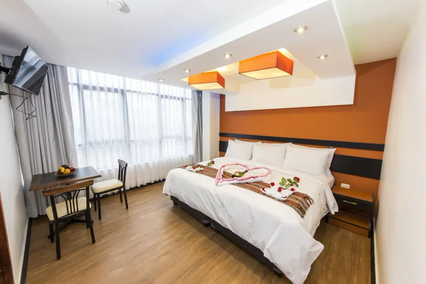 Capac Hotel - Image 1