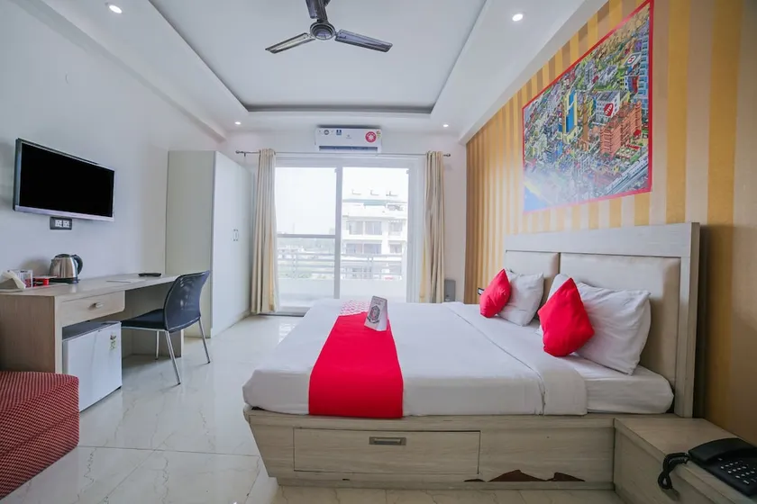 OYO 9934 Hotel Nirmal Niwas - Image 1