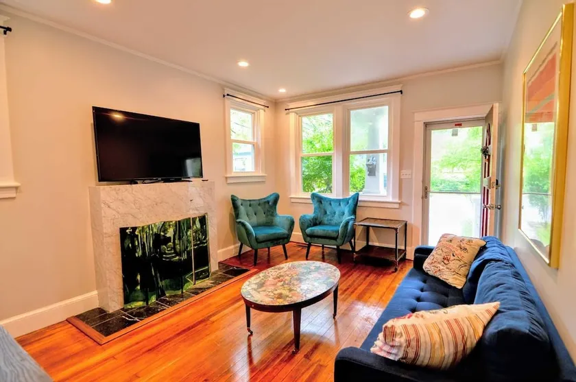 16 Cleveland Ave 2 Bedroom Home - Image 1