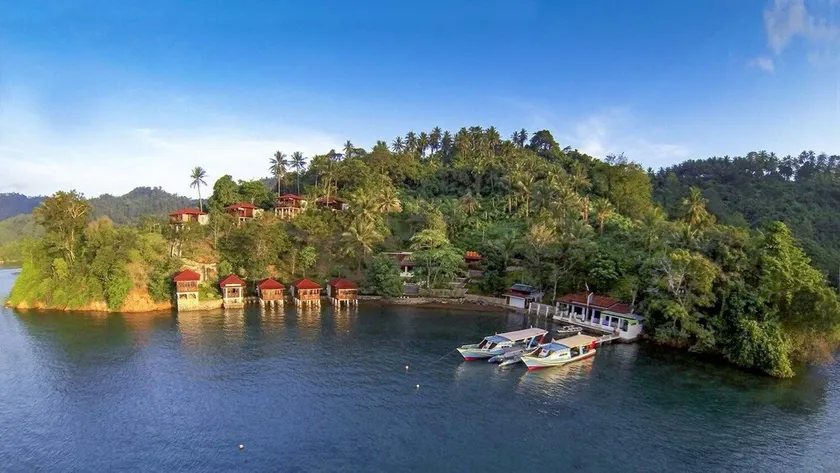 Bastianos Lembeh Dive Resort - Image 1