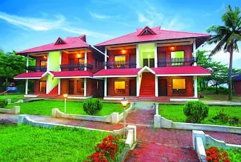 LEISURE VACATIONS GOLDFIELD LAKE RESORT - Image 1