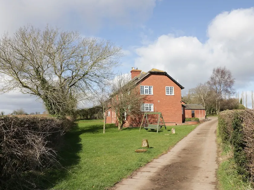 Durstone Cottage - Image 1
