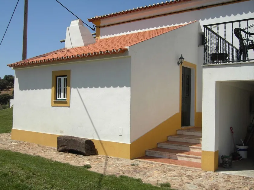 House With Authentic Tiling and Antique Furniture - Image 1
