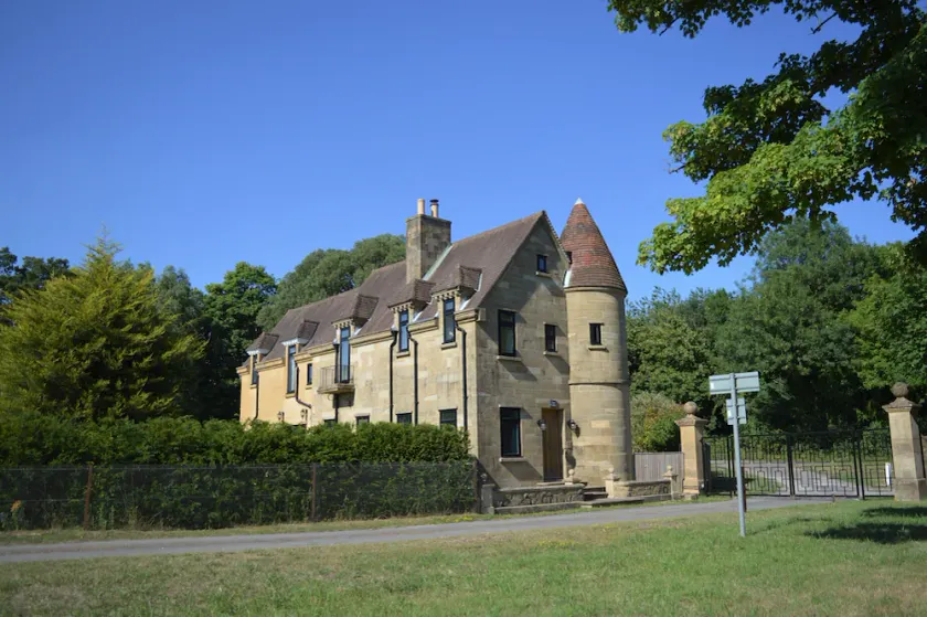 East Lodge Bolney - Image 1