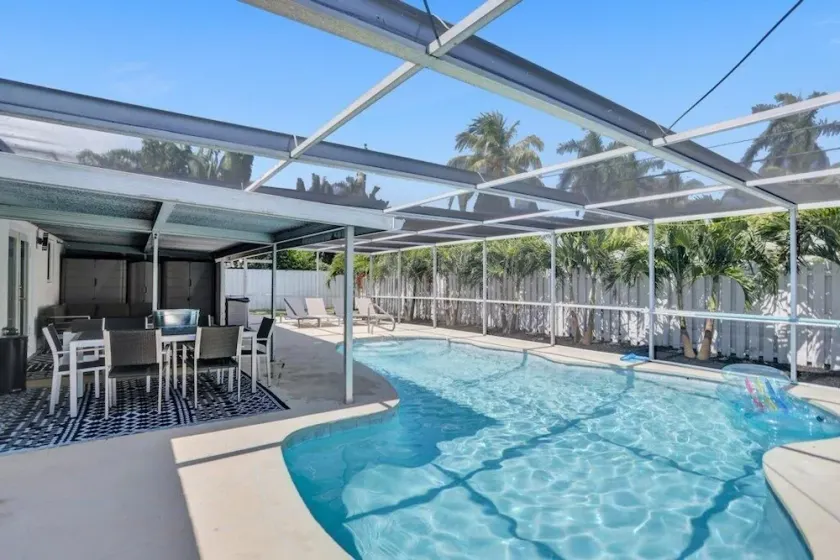 Just Listed! Newly Remodeled 3/2 Pool Home 3 Bedroom Home by Redawning - Image 1